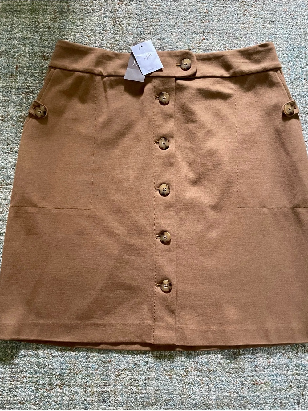 Women’s NWT J Jill Ponte Skirt size MP Stretch -Buttons -color Acorn All Seasons